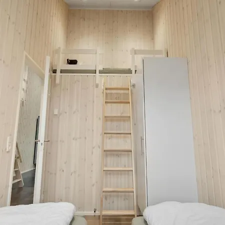 Dom wakacyjny 3 Bedroom Lovely In *