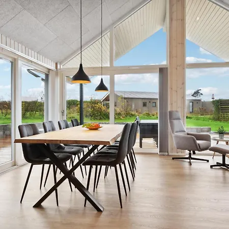 3 Bedroom Lovely In * بوجنسي