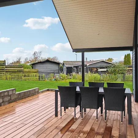 بيت للعطل 3 Bedroom Lovely In *