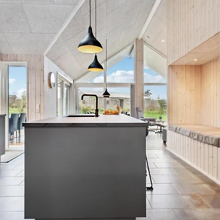 3 Bedroom Lovely In بوجنسي