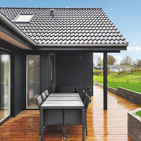 Dom wakacyjny 3 Bedroom Lovely In Bogense