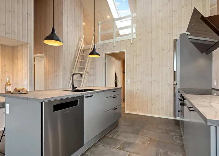 3 Bedroom Lovely In بوجنسي