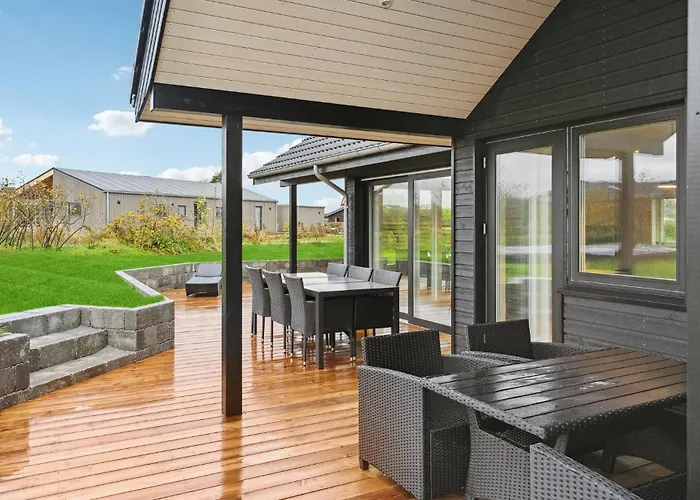 3 Bedroom Lovely In بوجنسي