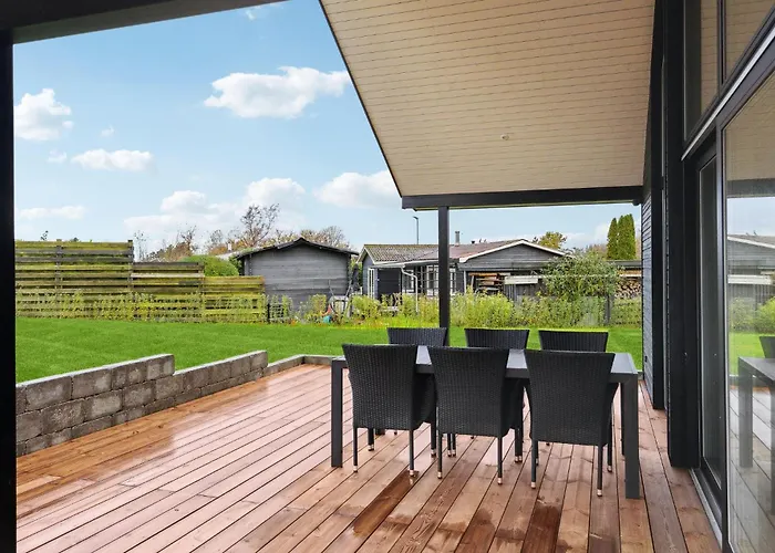 بيت للعطل 3 Bedroom Lovely In *