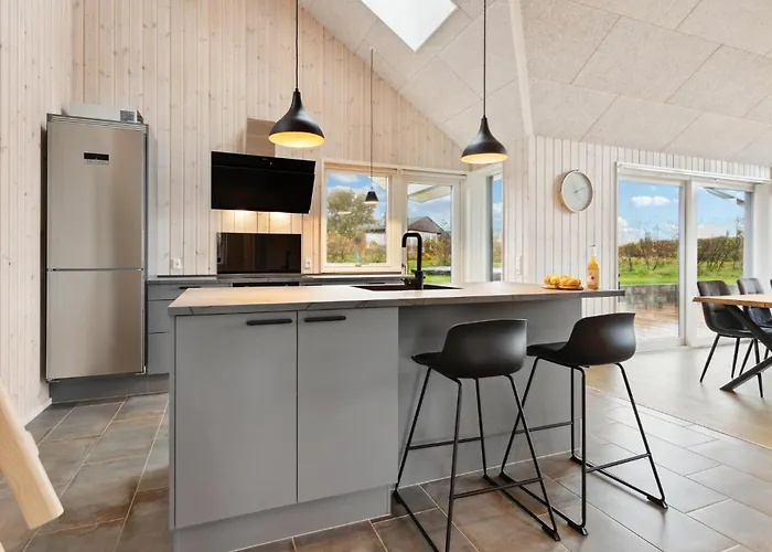 3 Bedroom Lovely In بيت للعطل