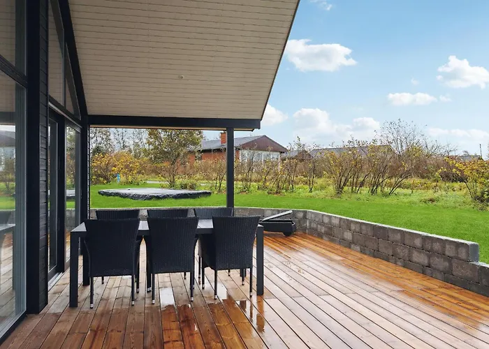 3 Bedroom Lovely In بوجنسي