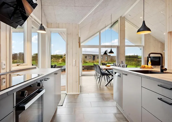 بيت للعطل 3 Bedroom Lovely In